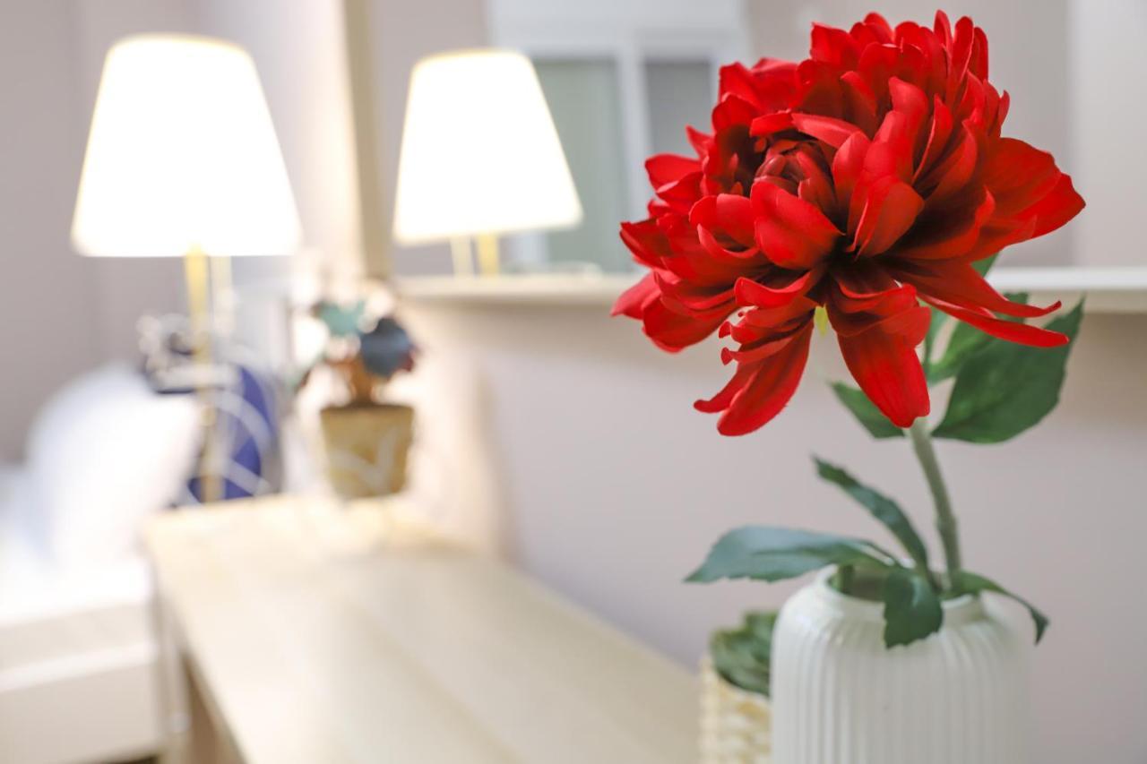 Luxury Seaview Apartment Con Vista Лутракі Екстер'єр фото